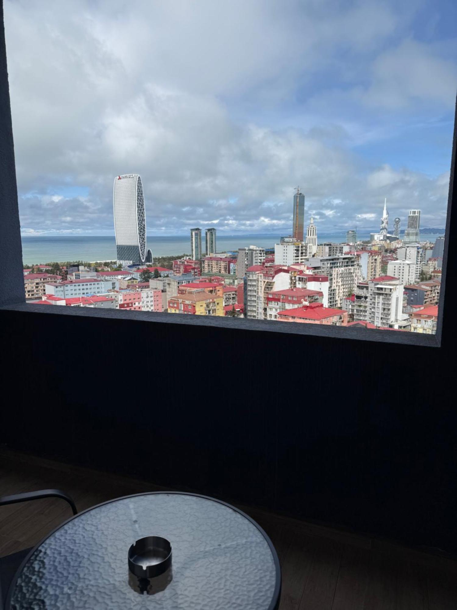 Appartement Batumi Flat With Epic Views Extérieur photo
